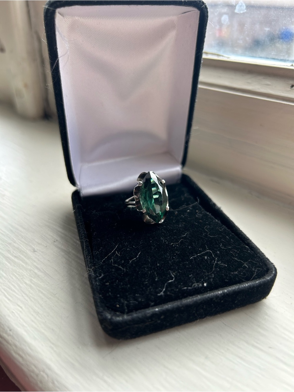 Beautiful Green Marquise Cut 925 Ring